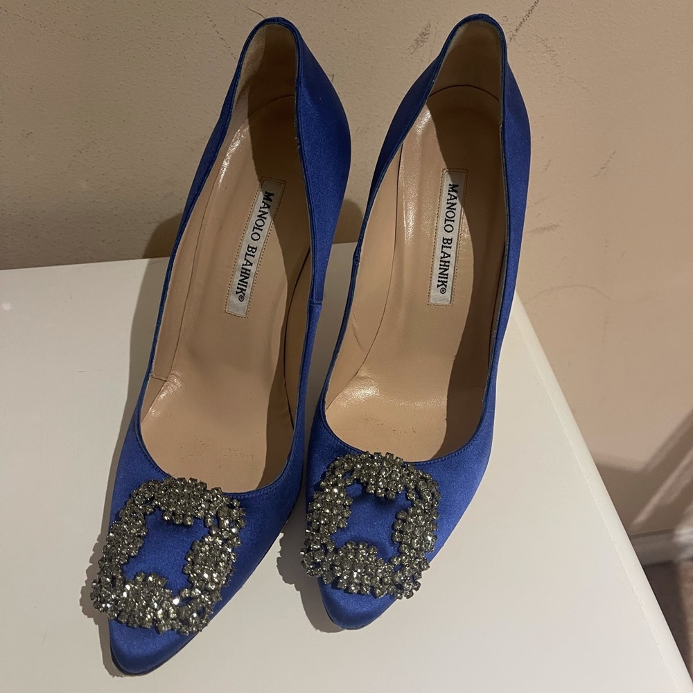Authentic Manolo Blahnik Hangisi Heels